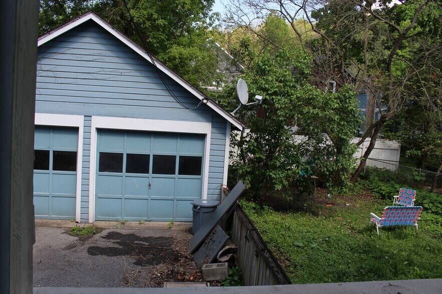 Building Photo - 513 S Albany St