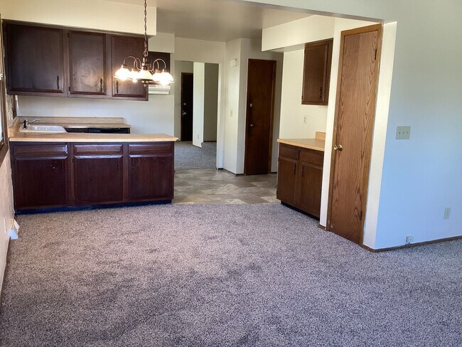 Building Photo - 9135-9137 N. Swan Rd