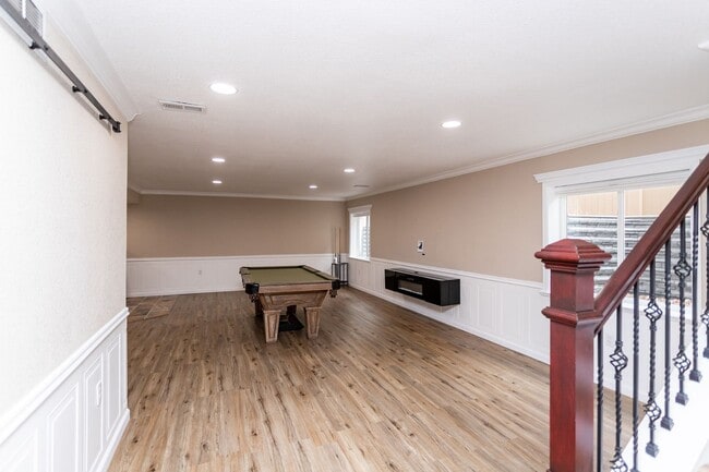 Building Photo - Beautiful Home with Stunning Views!