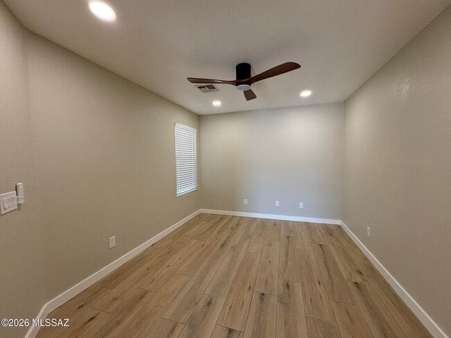 Building Photo - 10552 S Sunshower Way