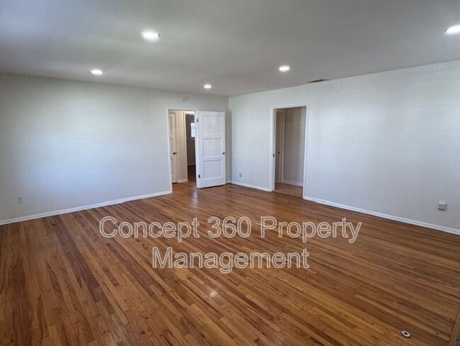 Building Photo - 5228 E Brittain St