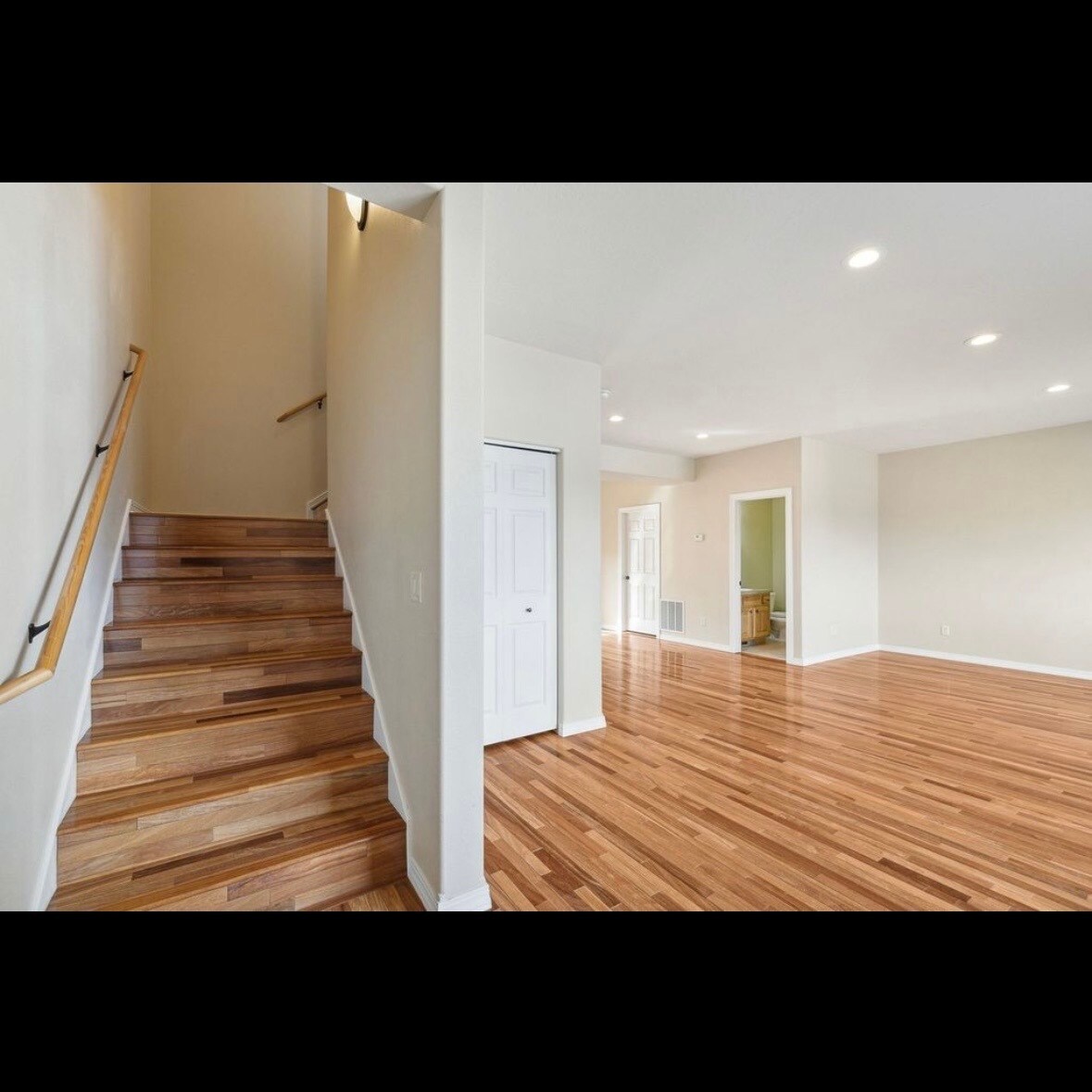 Building Photo - 825 Crestmont Way