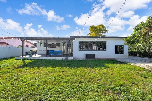 Building Photo - 1815 SW 85th Ct