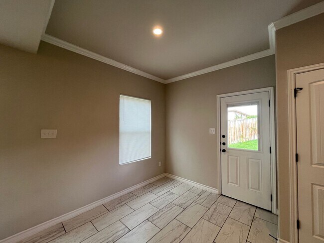 Building Photo - 6310 Luglio Ln