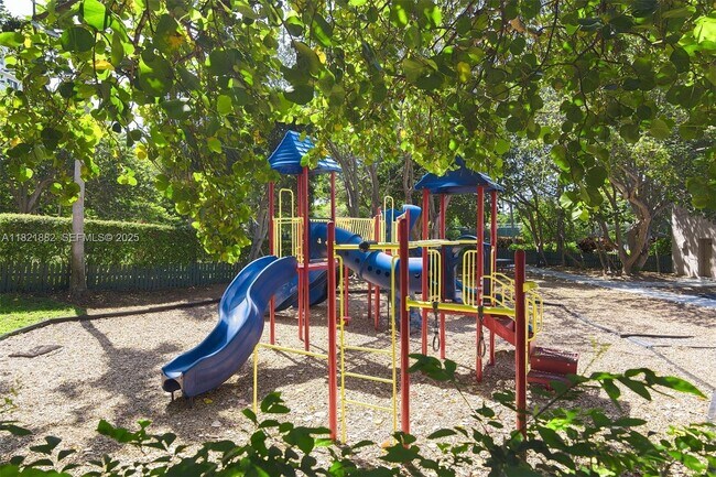 Building Photo - 201 Crandon Blvd