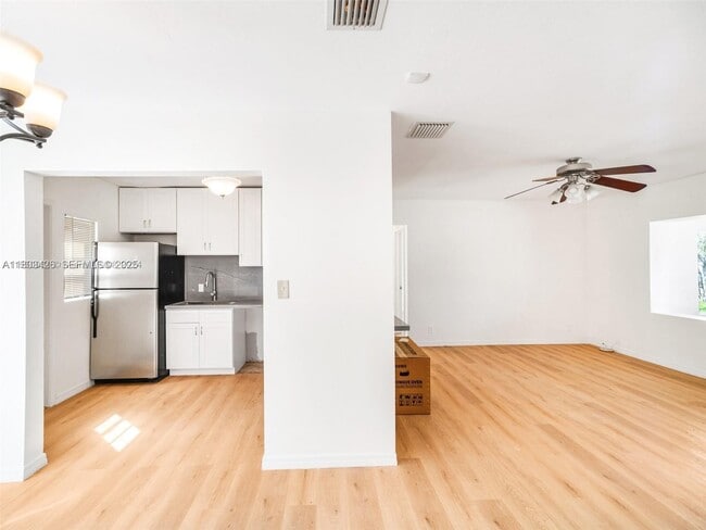 Building Photo - 1240 NW 7th Ave