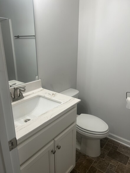 Full bath on lower level - 3315 Hedgeway Ct