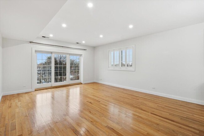 Building Photo - 6436 N Lehigh Ave