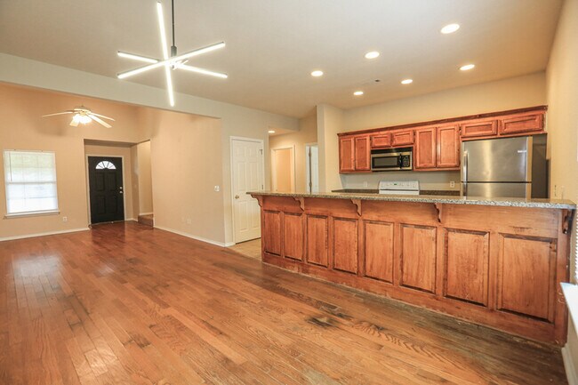 Building Photo - 3509 SW Deerfield Blvd