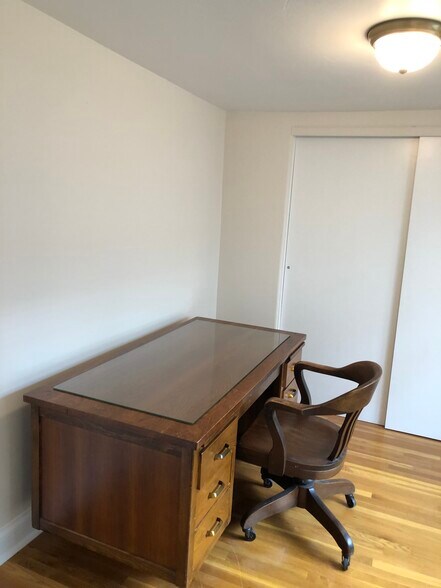 Office Space - 2814 Sarah St