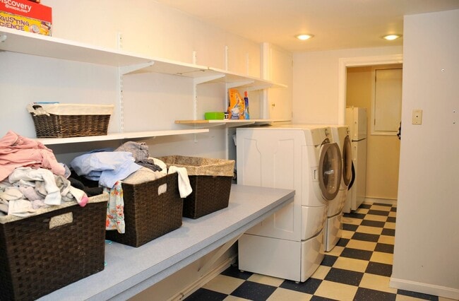 Building Photo - Columbia, MD