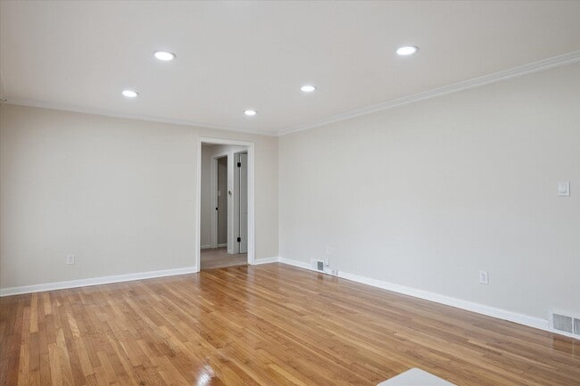 Building Photo - 29484 Spring Hill Dr