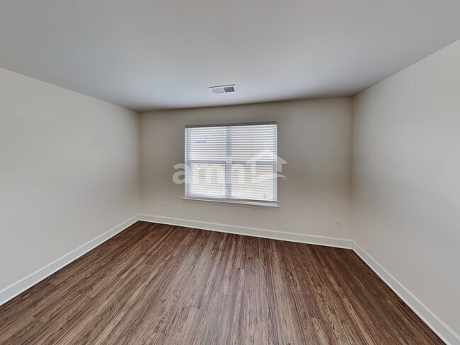 Building Photo - 4308 Longfellow Dr