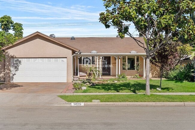 Building Photo - 1425 W Woodcrest Ave