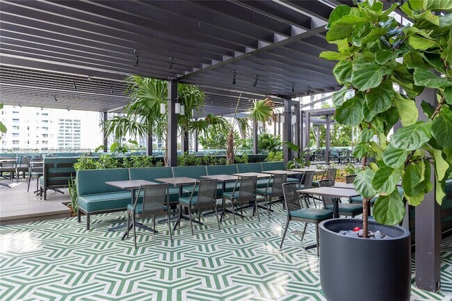 Building Photo - 159 NE 6th St