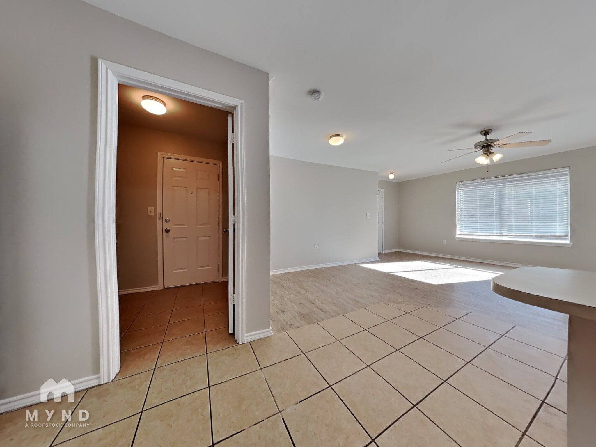 Building Photo - 311 N Chicago Ave