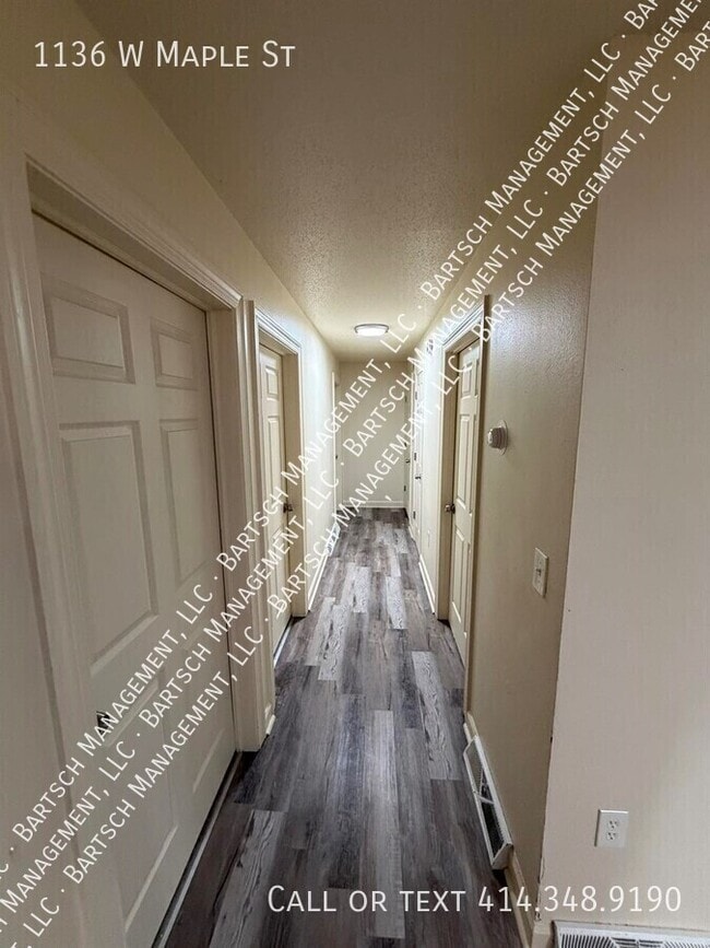 Building Photo - 1136 W Maple St