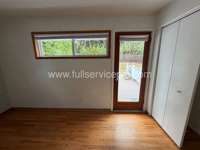 Building Photo - 4834 15th Ave S