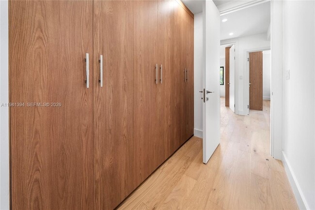 Building Photo - 600 NE 57th St