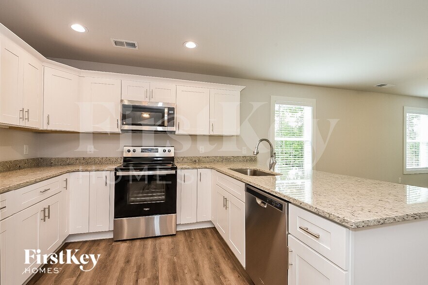 Building Photo - 6955 Overton Cir