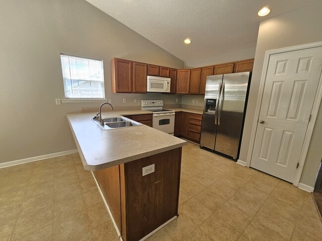 Building Photo - 35 Waukegan Way