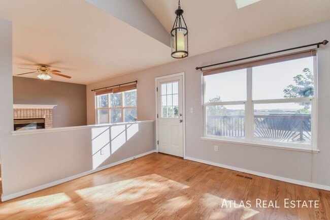 Building Photo - 3055 Ellesmere Dr