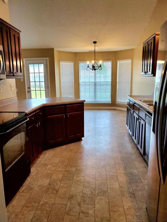 Building Photo - 2765 Rutherford Dr