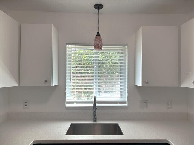 Building Photo - 2275 Hawthorne St