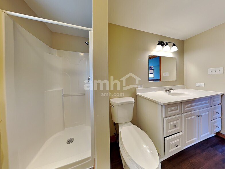 Building Photo - 2113 Cumberland Dr