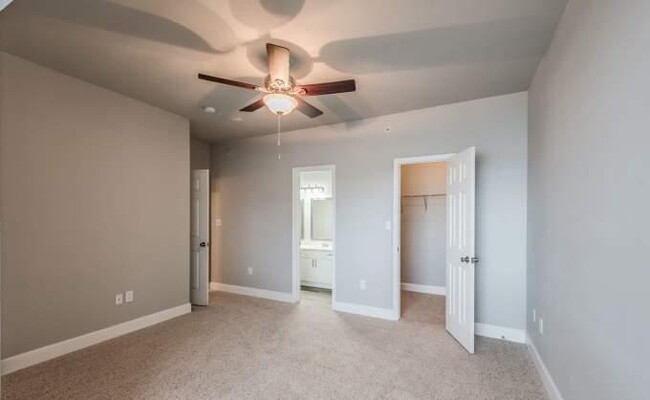 Building Photo - 1 bedroom in Houston TX 77082