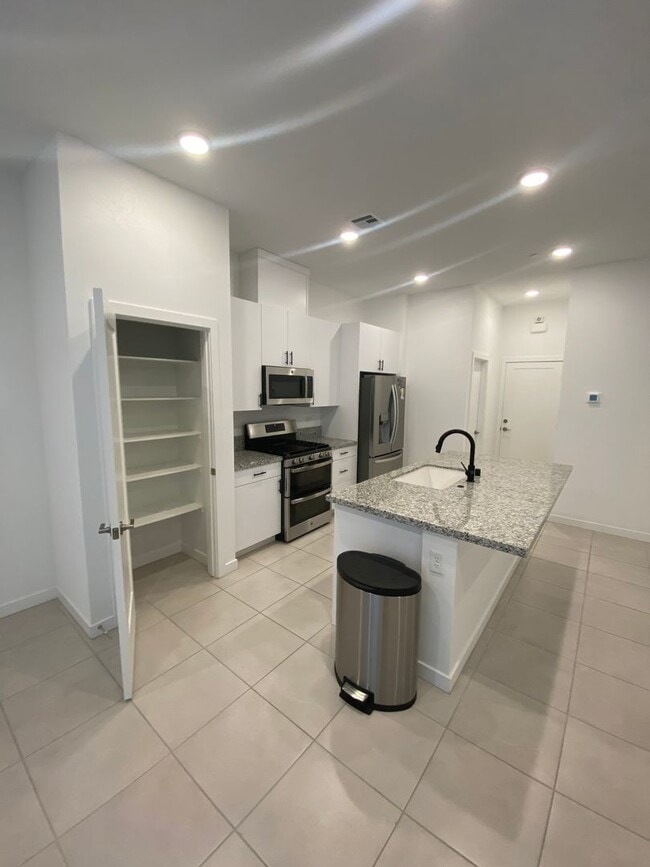 Building Photo - AMERICANA Property Mgmt - New Modern 3 beds - 2 story Townhouse in Inspirada