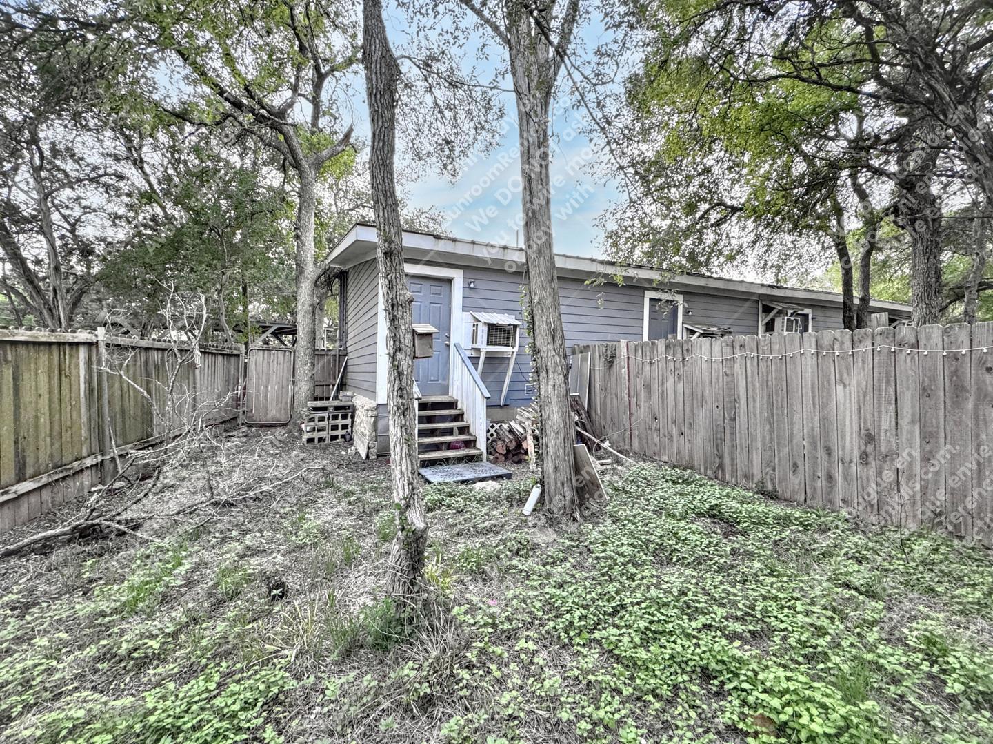 Building Photo - 1108 W McCarty Ln
