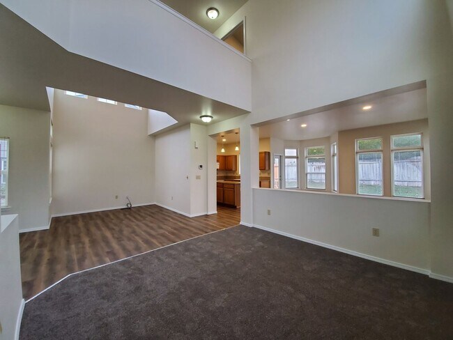 Building Photo - 1611 Lamb Ave