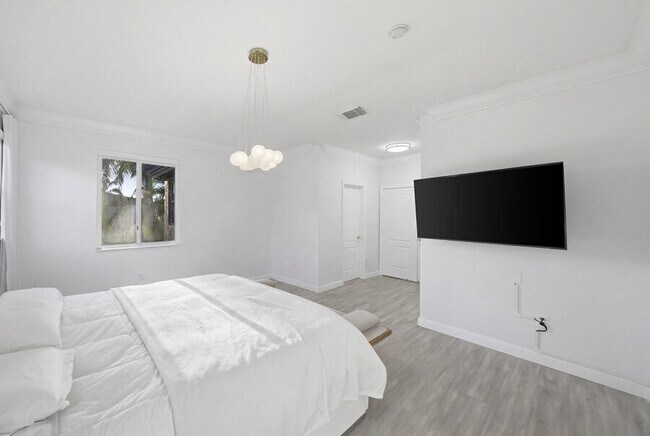 Building Photo - 16372 SW 62nd Ter