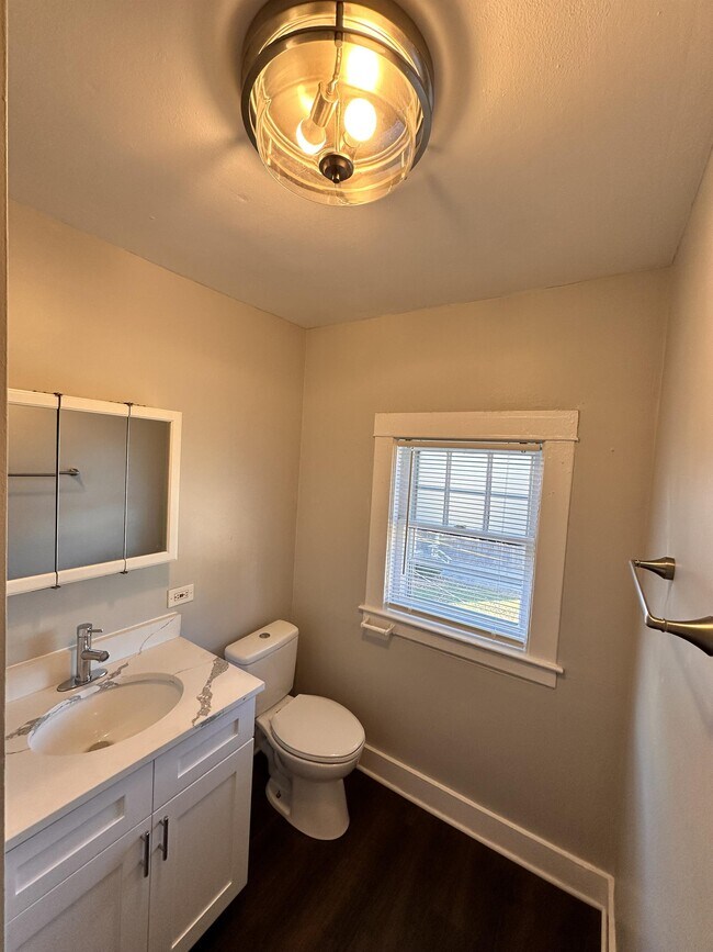 Building Photo - 334 Raymond St