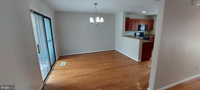 Building Photo - 9505 Fern Hollow Way