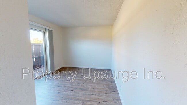 Building Photo - 2666 Alamo Dr