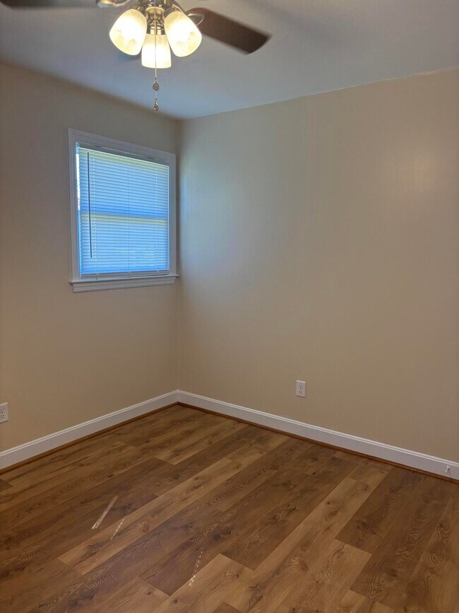 Building Photo - 855 Whatley St