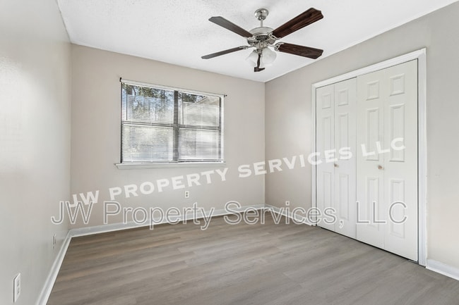 Building Photo - 206 Sunset Dr