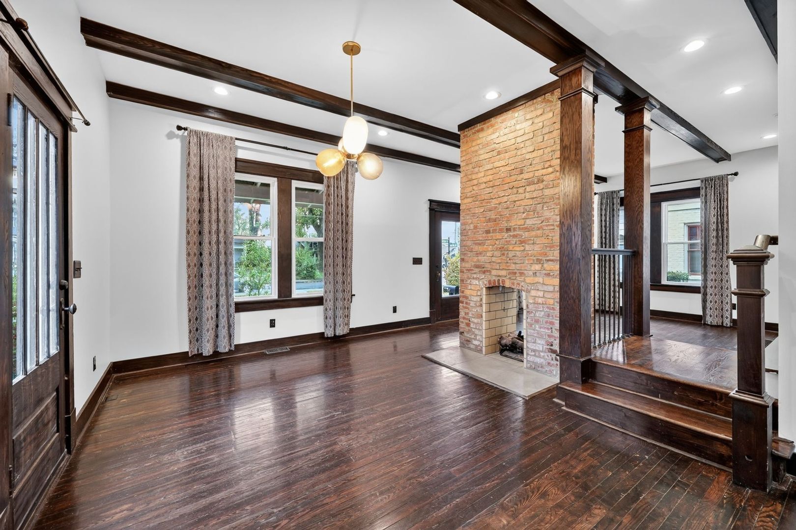 Building Photo - 937 Mansfield St