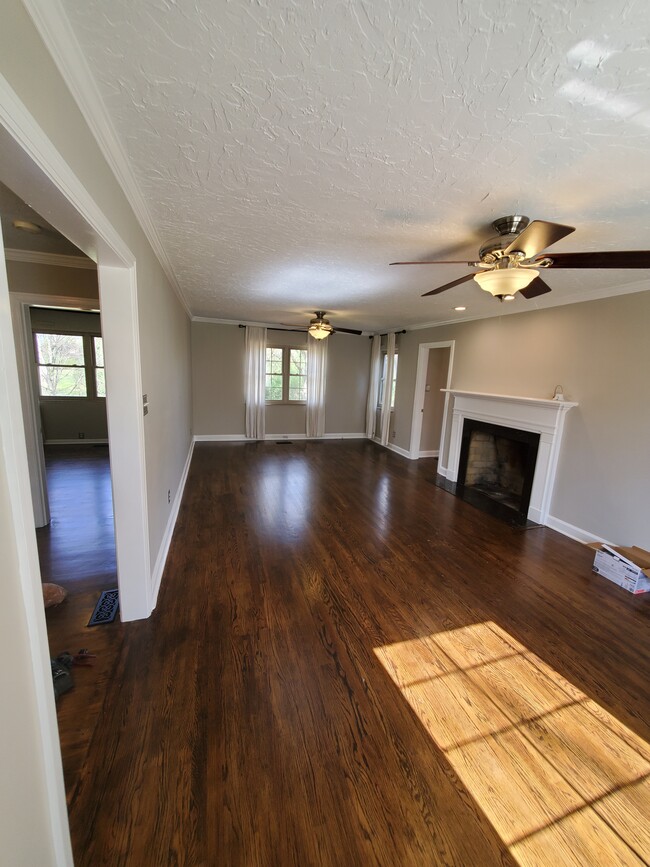Building Photo - 320 Kingston Ct SW