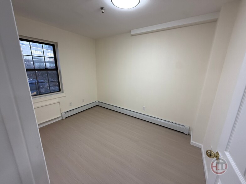 Building Photo - 1985 Southern Blvd