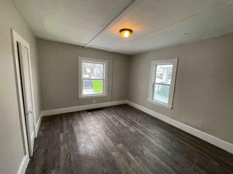 Building Photo - 1322 Brownell Ave