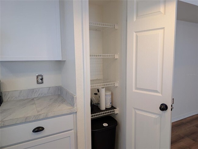 Building Photo - 10536 Windsor Lake Ct