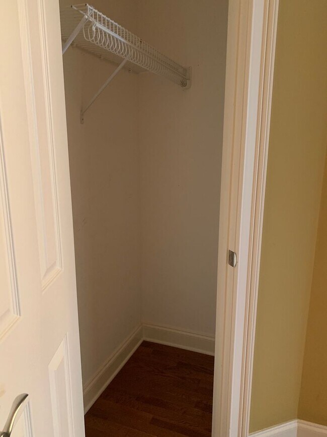 Building Photo - 136 Nickolas Cir