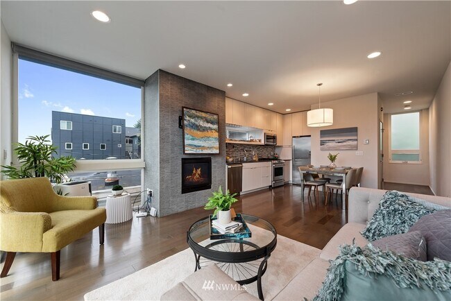 Building Photo - 2321 Boylston Ave E