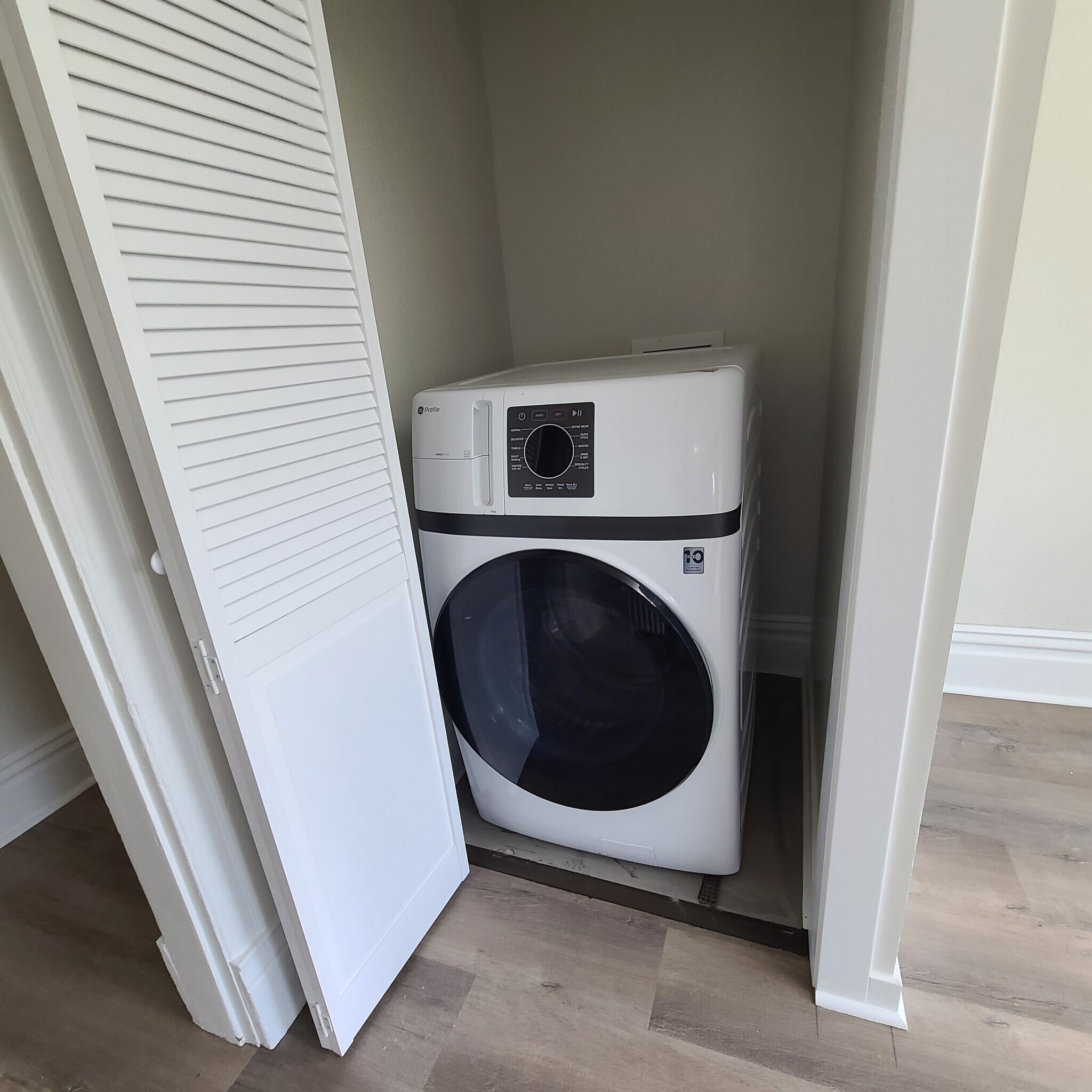 W/D In-Unit - 3402 Portland Ave