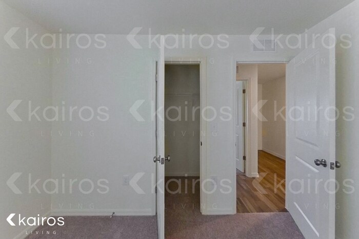 Building Photo - 3024 NE 1st Ave