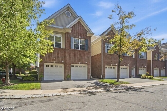 Building Photo - 61 Taft Ln