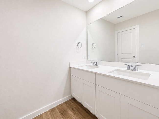 Building Photo - 28110 Meadowlark Sky Dr